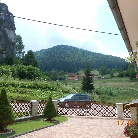 乡村民宿 Pobytovy Domcek Studnicna Komjatná